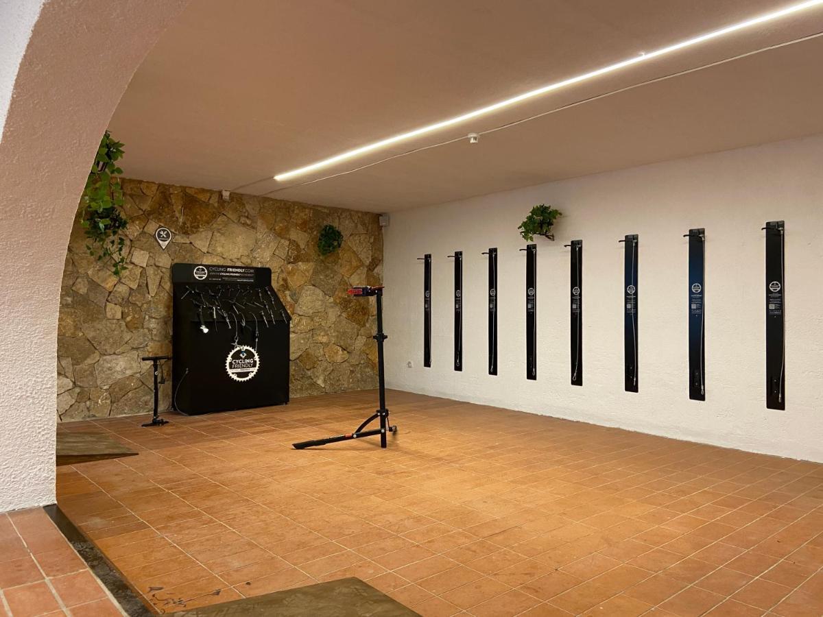 Ght Neptuno-tossa & Venus Tossa de Mar